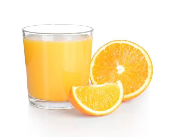 Ποτήρι χυμού πορτοκαλιού απομονωμένο σε λευκό — Φωτογραφία Αρχείου