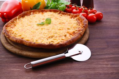 masada sebzeli peynirli pizza yakın çekim