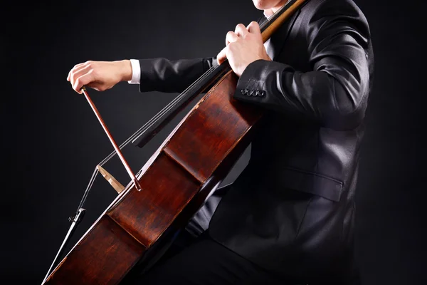 Homem tocando violoncelo — Fotografia de Stock