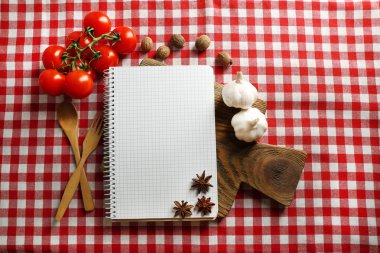 masa örtüsü arka plan üzerine açık tarif kitabı