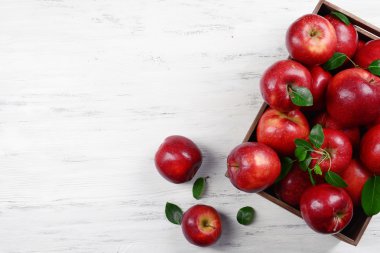 Olgun Kırmızı Elmalar