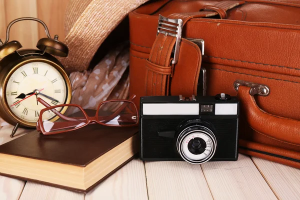 Packing suitcase for trip — Stock Photo, Image