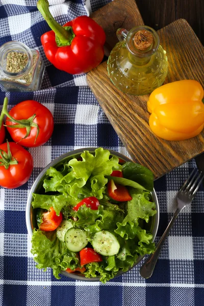 Taze sebze salatası. — Stok fotoğraf