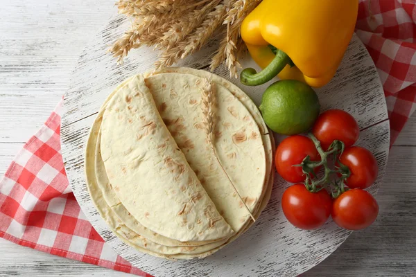 Celozrnná pšeničná mouka tortilla — Stock fotografie