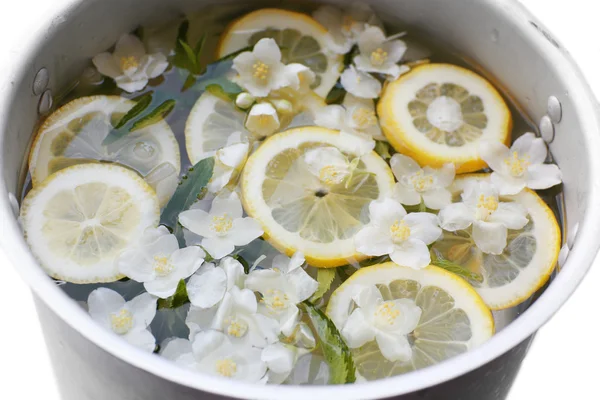 Erfrischendes Sommergetränk — Stockfoto