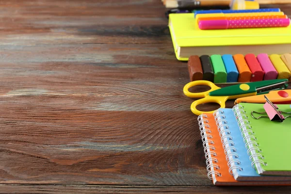 Kolorowe szkoły piśmiennicze — Zdjęcie stockowe