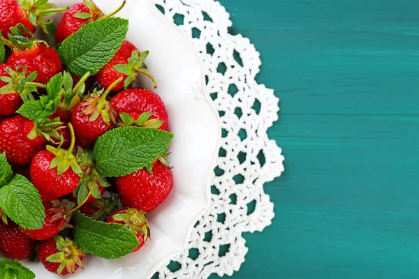 Red ripe strawberries — Stock Photo, Image