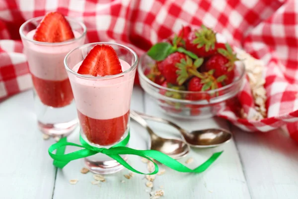 Fresh strawberry yogurt dessert — Stock Photo, Image