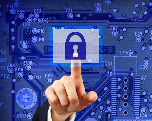 Graphic symbol of a lock on a computer circuit board - computer security system — Φωτογραφία Αρχείου