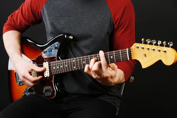 Man playing on guitar — Stock Photo, Image