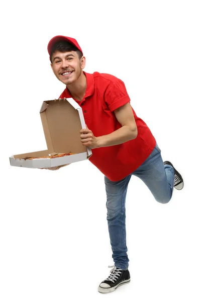 Bezorger met kartonnen pizzadoos geïsoleerd op wit — Stockfoto