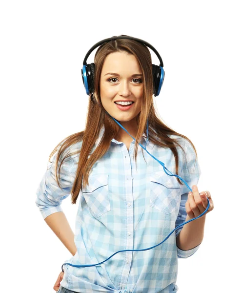 Jonge vrouw met hoofdtelefoon geïsoleerd op wit — Stockfoto
