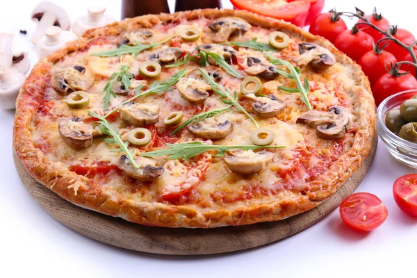 Tasty pizza with vegetables and arugula close up — Stock Photo, Image