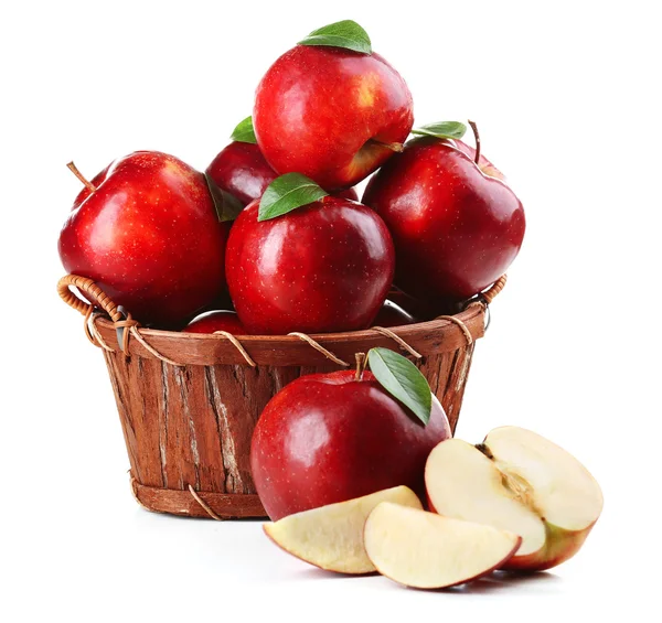 Красные яблоки изолировать на белом — стоковое фото