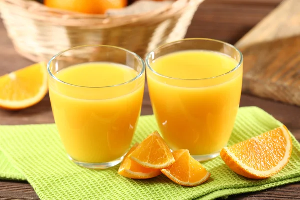 Jus d'orange sur table close-up — Photo