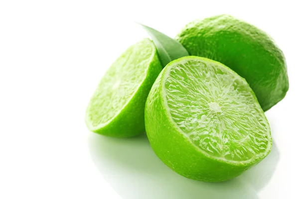 Sliced fresh limes — Stock Photo, Image