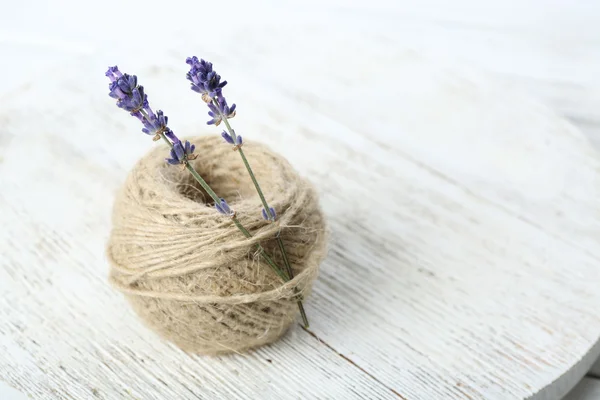 Fresh lavender and rope — Stock Photo, Image