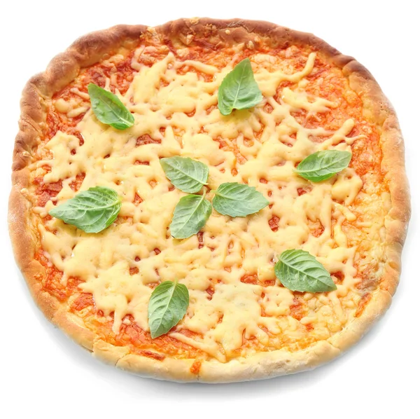 바질을 곁들인 치즈 피자 — 스톡 사진