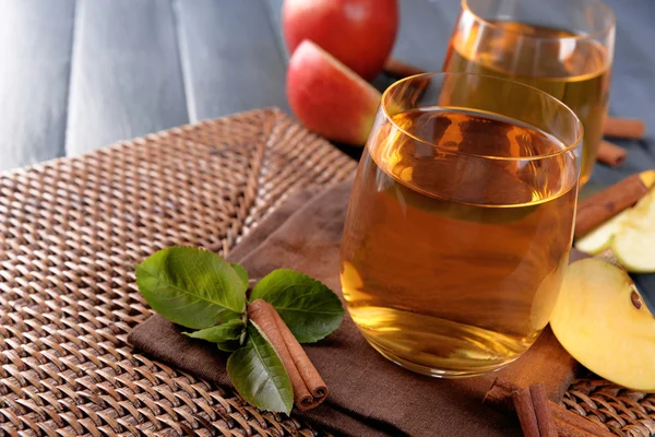 Glasses of apple juice — Stock Photo, Image