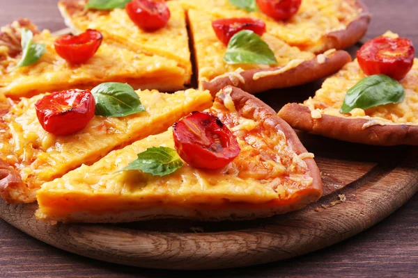 Slices of tasty cheese pizza — Stock Photo, Image