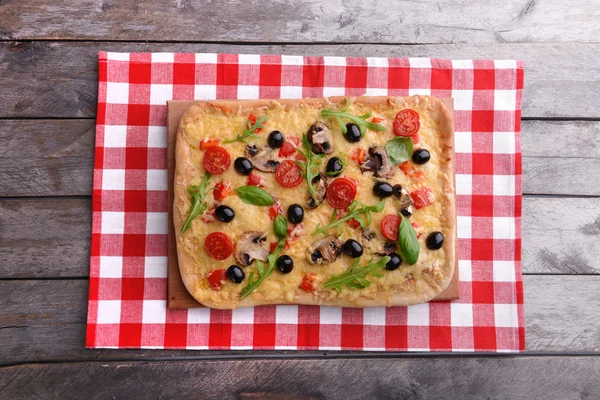 Delicious homemade pizza on table close-up — Stock Photo, Image