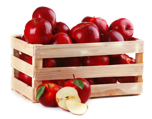 Manzanas rojas en caja de madera — Foto de Stock