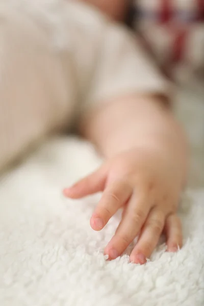 Mão de bebê, close-up — Fotografia de Stock