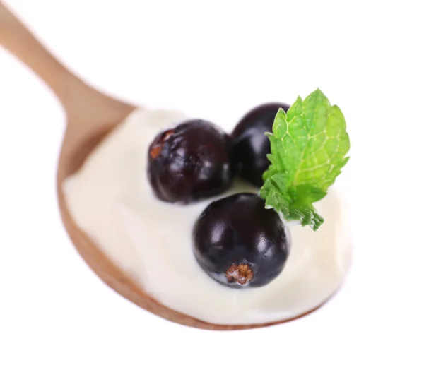 Heerlijke yoghurt in lepel — Stockfoto