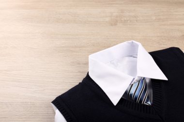 ahşap masa, closeup erkekler zerafet elbise