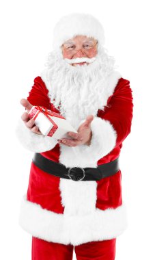 Noel Baba hediye kutusu beyaz arka plan üzerinde izole ile