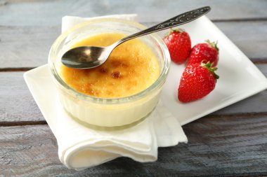 Creme brulee tatlısı