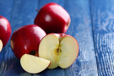 Olgun Kırmızı Elmalar