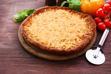 masada sebzeli peynirli pizza yakın çekim