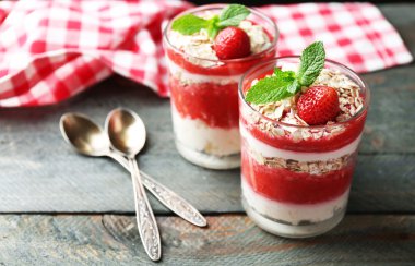 tatlı taze çilek ile