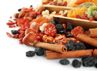 kurutulmuş beyaz izole meyve çeşitleri