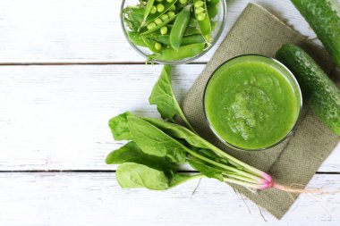 sağlıklı yeşil smoothie