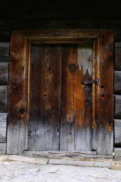 Porta rustica in legno — Foto Stock