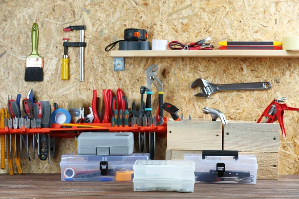 Conjunto de herramientas en taller — Foto de Stock