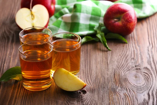 Succo di mela e frutta — Foto Stock