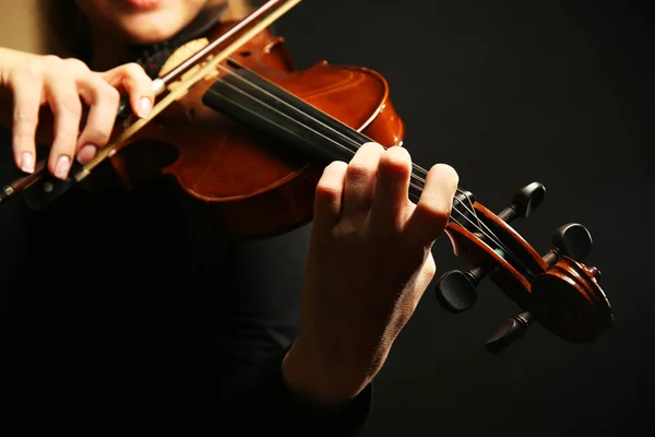 Hegedűművész hegedül — Stock Fotó
