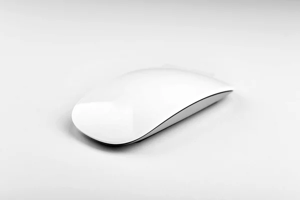 New modern wireless computer mouse isolated on white — 图库照片