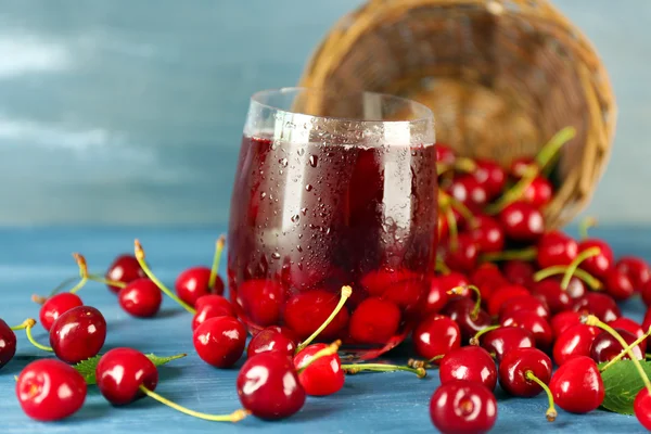 Fresh juice with cherries — Stock Photo, Image