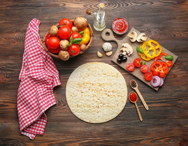 Ingrediënten voor het koken van pizza — Stockfoto