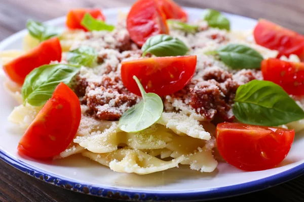 Pasta bolognese with cherry tomatoes — Stock Photo, Image