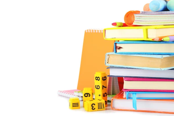 Stapel von Büchern und Schreibwaren isoliert auf weißem Papier — Stockfoto