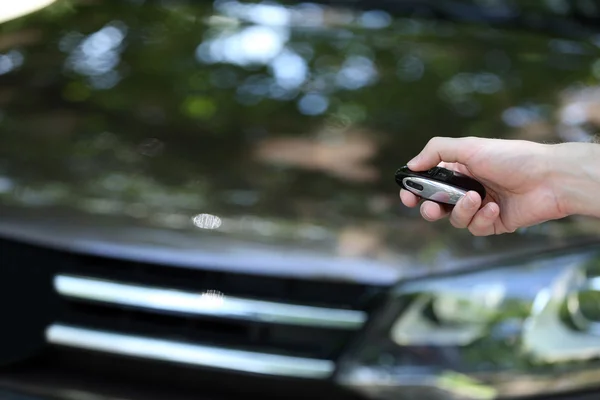 Prensas manuales en sistemas de alarma de coche de control remoto — Foto de Stock