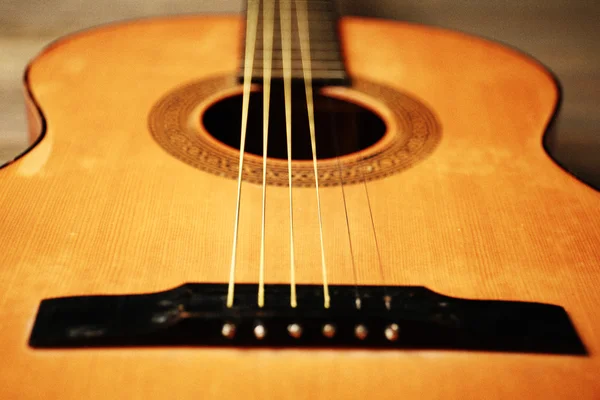 Wooden acoustic guitar — Stock Photo, Image