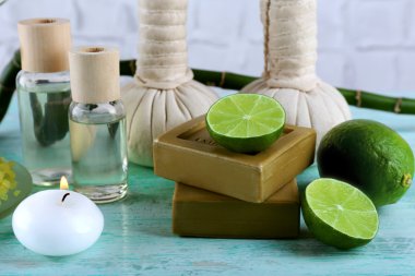 Kaplıca tedavisi renk arka plan üzerinde güzel kompozisyon