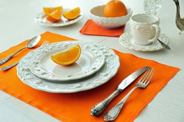 Turuncu peçete ile Tablo ayarı