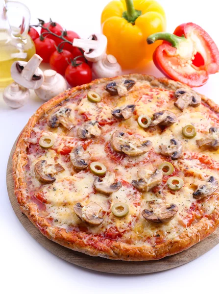 Pizza saporita con verdure da vicino — Foto Stock